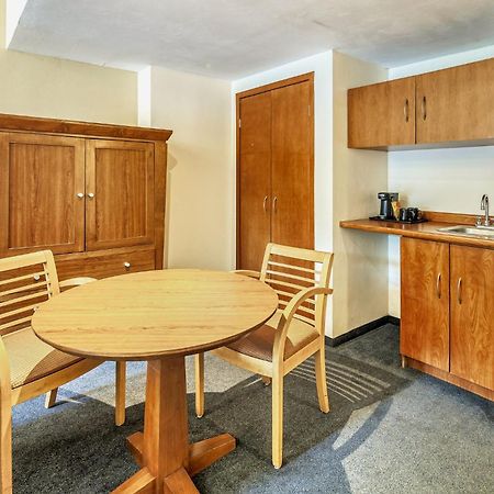 Fiesta Inn Express San Luis Potosi Oriente Dış mekan fotoğraf