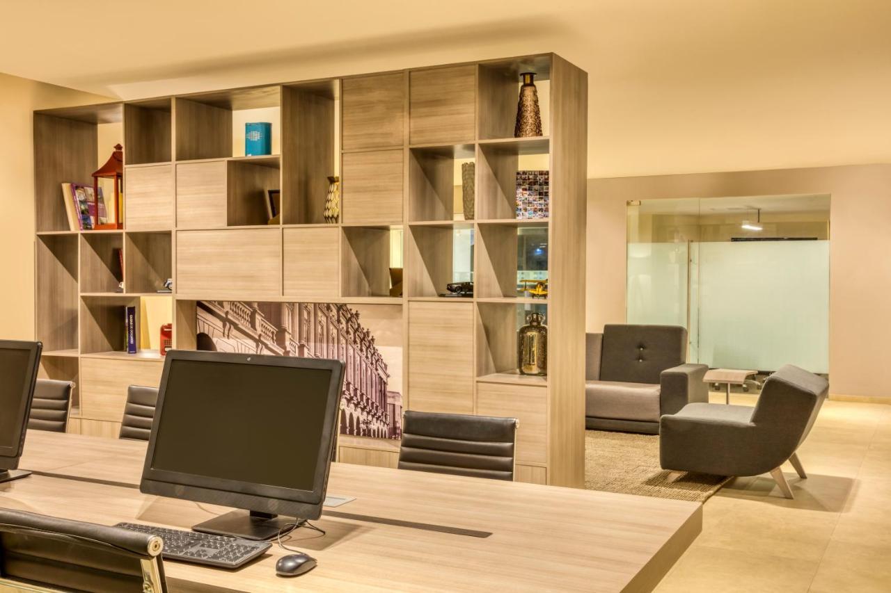Fiesta Inn Express San Luis Potosi Oriente Dış mekan fotoğraf