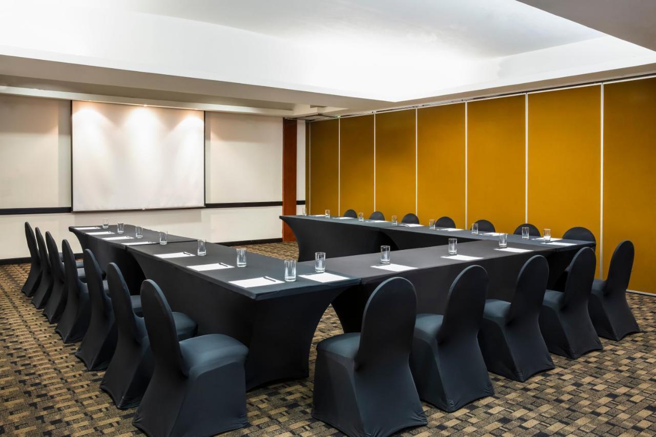 Fiesta Inn Express San Luis Potosi Oriente Dış mekan fotoğraf