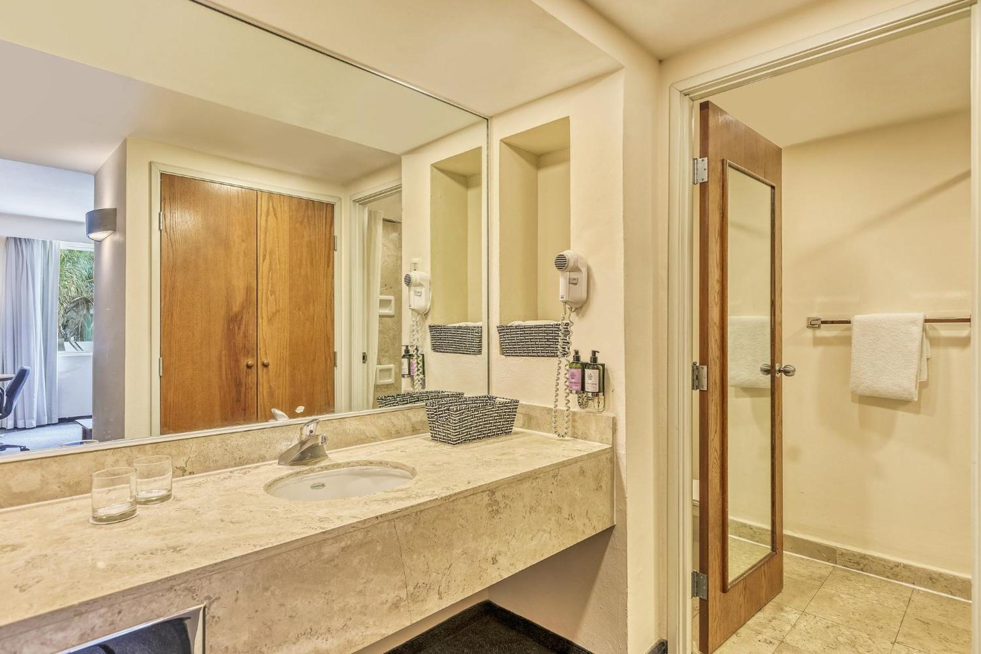 Fiesta Inn Express San Luis Potosi Oriente Dış mekan fotoğraf