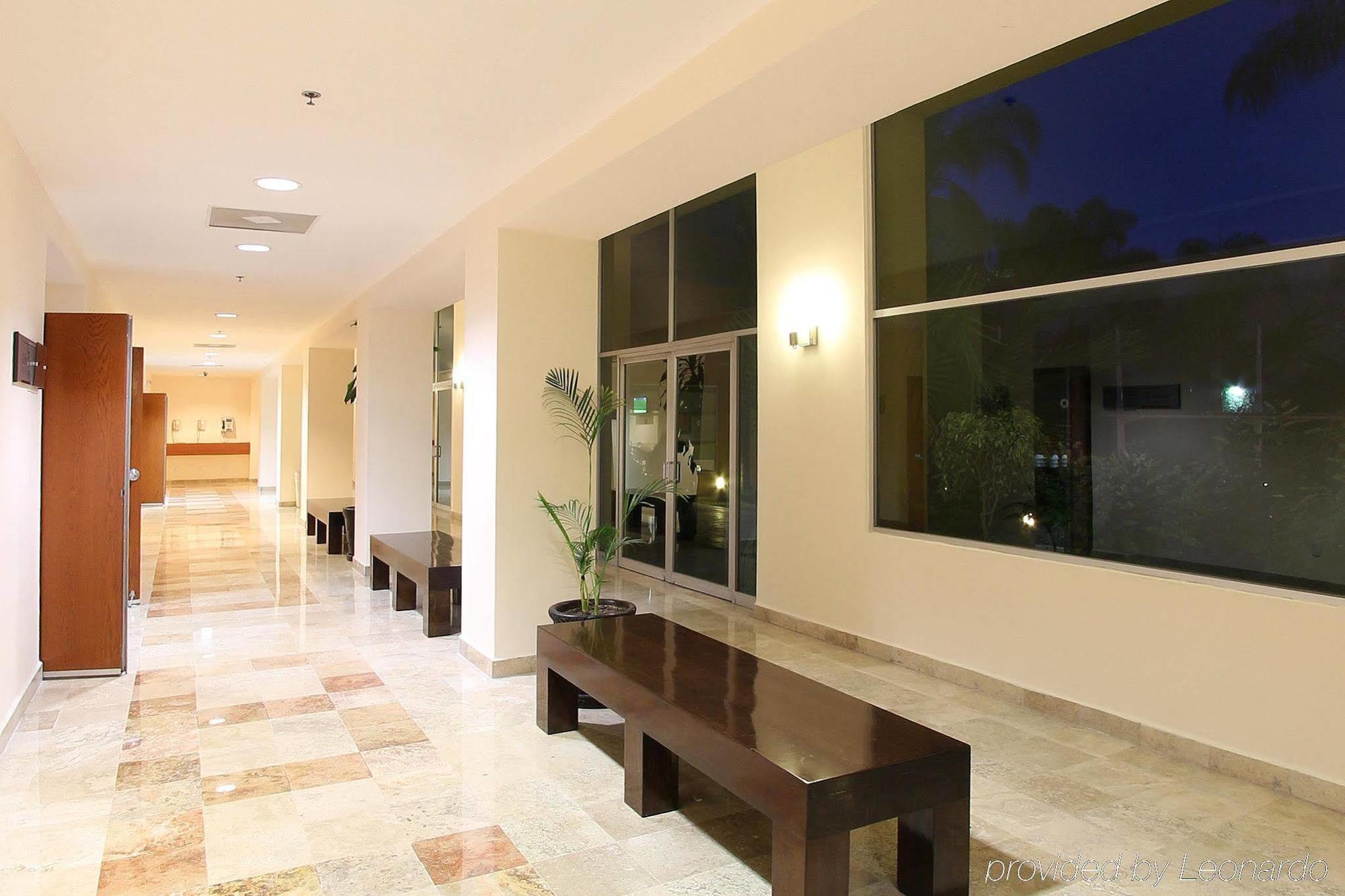 Fiesta Inn Express San Luis Potosi Oriente Dış mekan fotoğraf