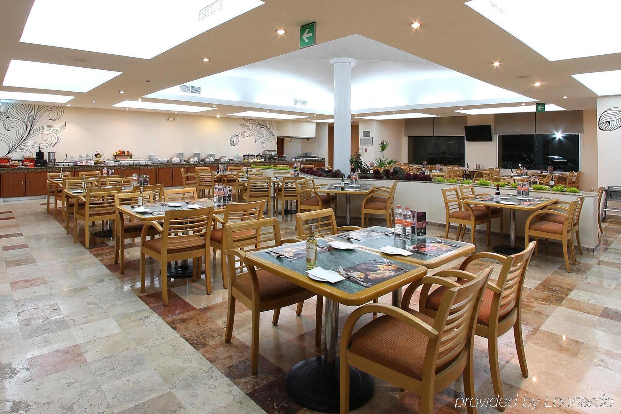 Fiesta Inn Express San Luis Potosi Oriente Dış mekan fotoğraf