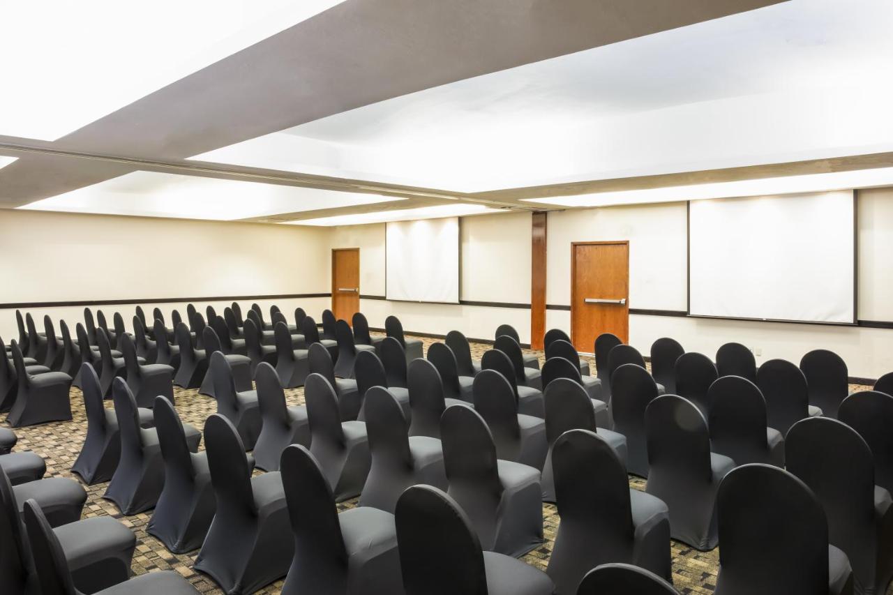 Fiesta Inn Express San Luis Potosi Oriente Dış mekan fotoğraf